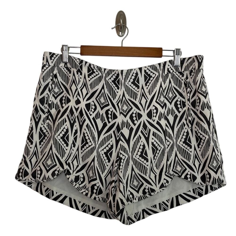 Anthropologie Cartonnier Pull On Lined Boho Print Shorts Size Large Black Cream